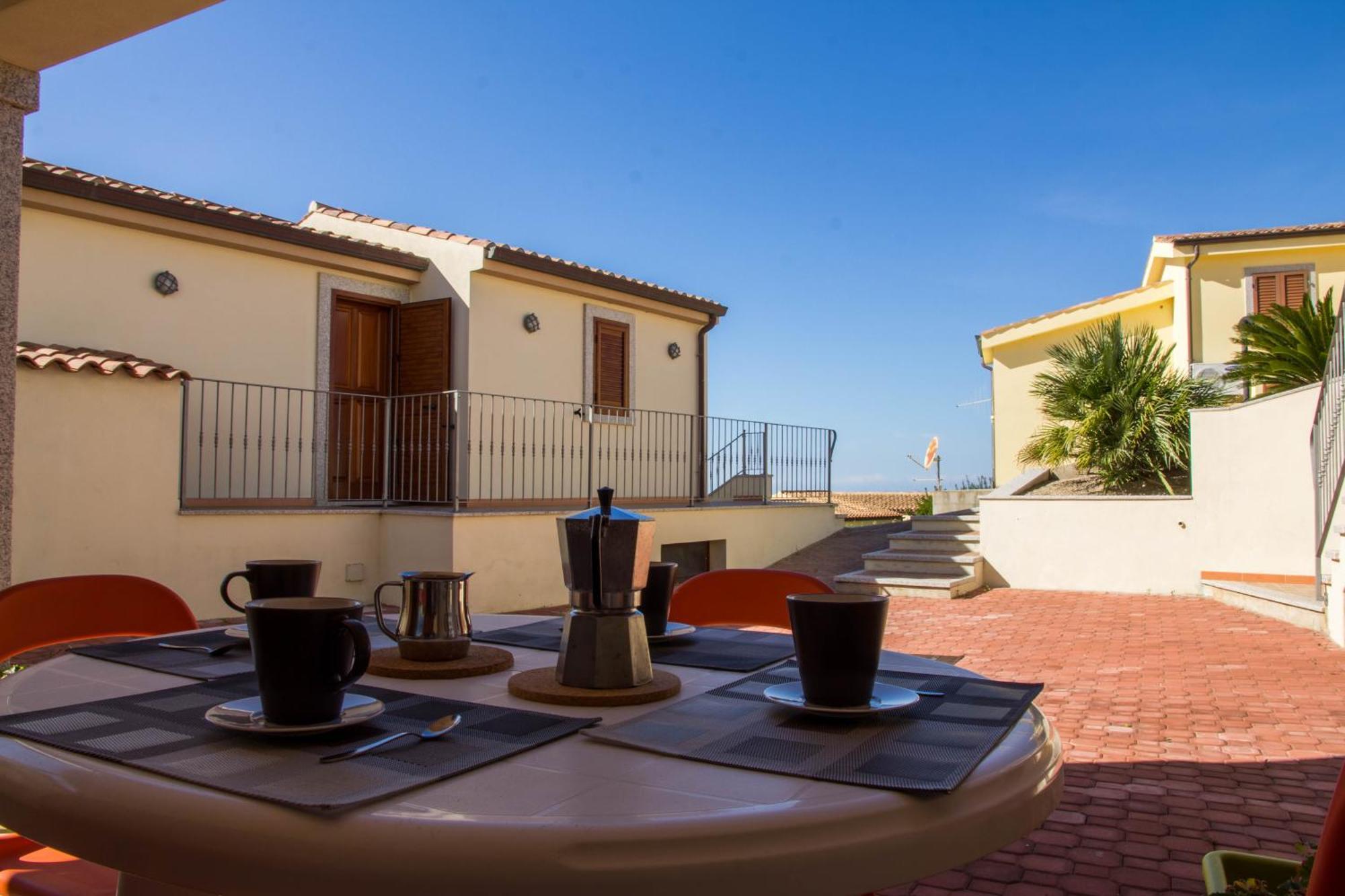 Gf Apartments Li Seddi Badesi Exterior foto