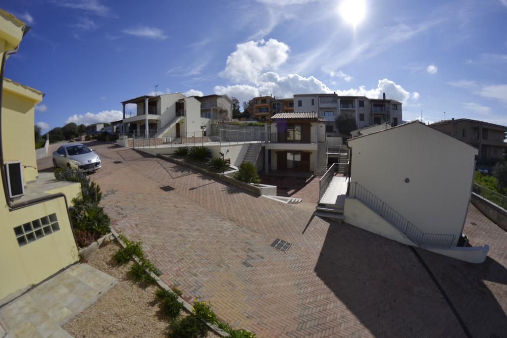 Gf Apartments Li Seddi Badesi Exterior foto