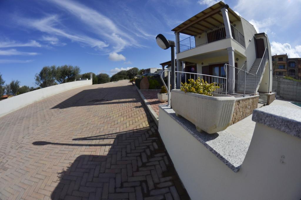Gf Apartments Li Seddi Badesi Exterior foto